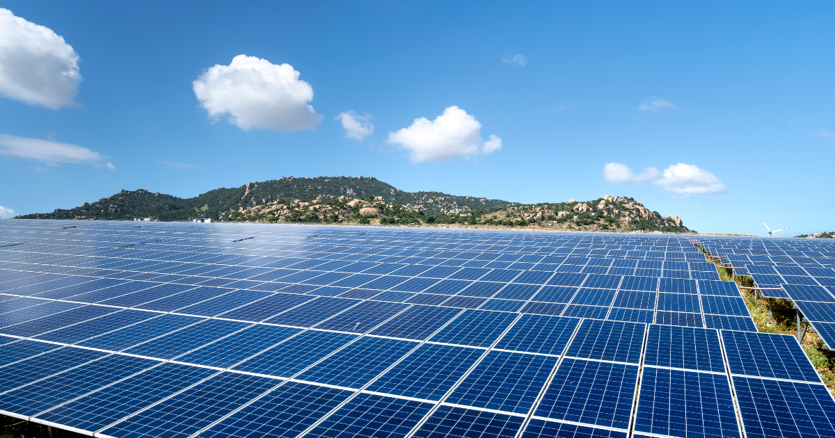 Guide expert du solaire photovoltaïque : Panneau Solaire Plug and Play : Rentabilité, Avis et Installation sur Prise